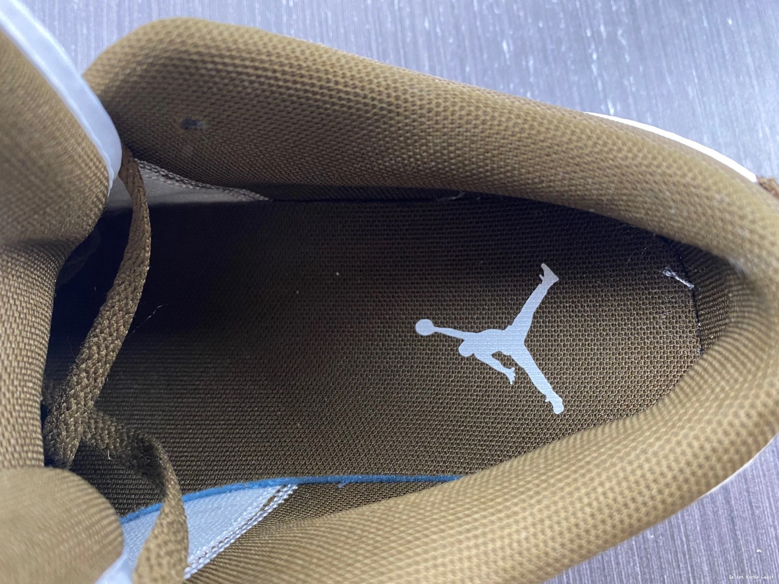 Low Jordan Olive (W) 1 DV0426-301 Light - SE 0910